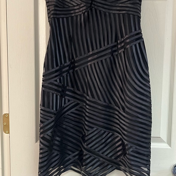 Sue Wong strapless dress. Black on black design. Fully lined. Straps.NWT.Size 10 - Picture 3 of 11